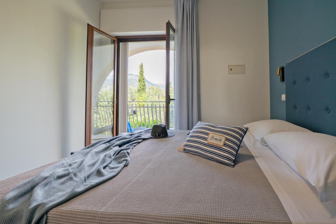 Hotel Residence Torre Del Porto Mattinata Zimmer foto