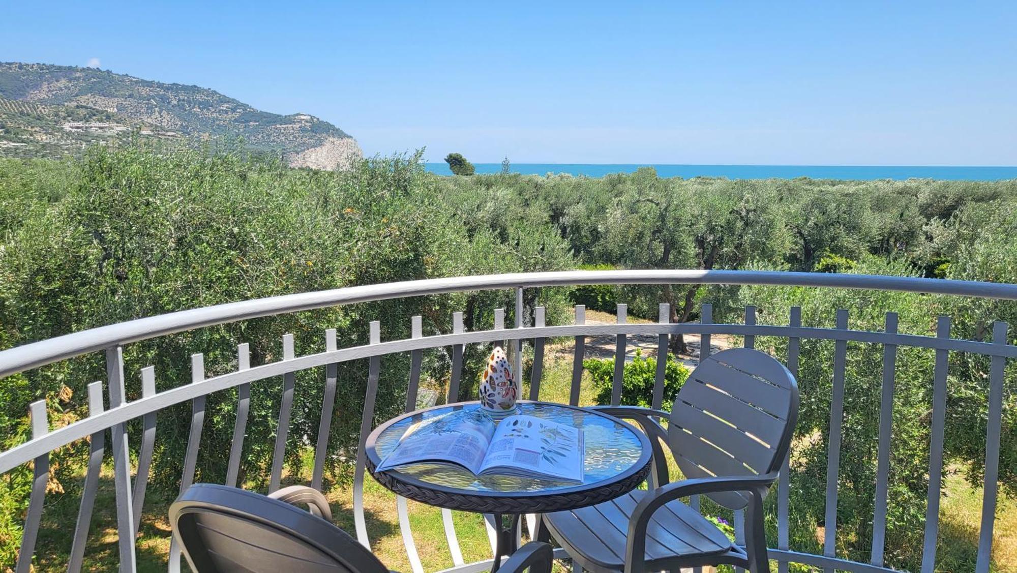 Hotel Residence Torre Del Porto Mattinata Exterior foto