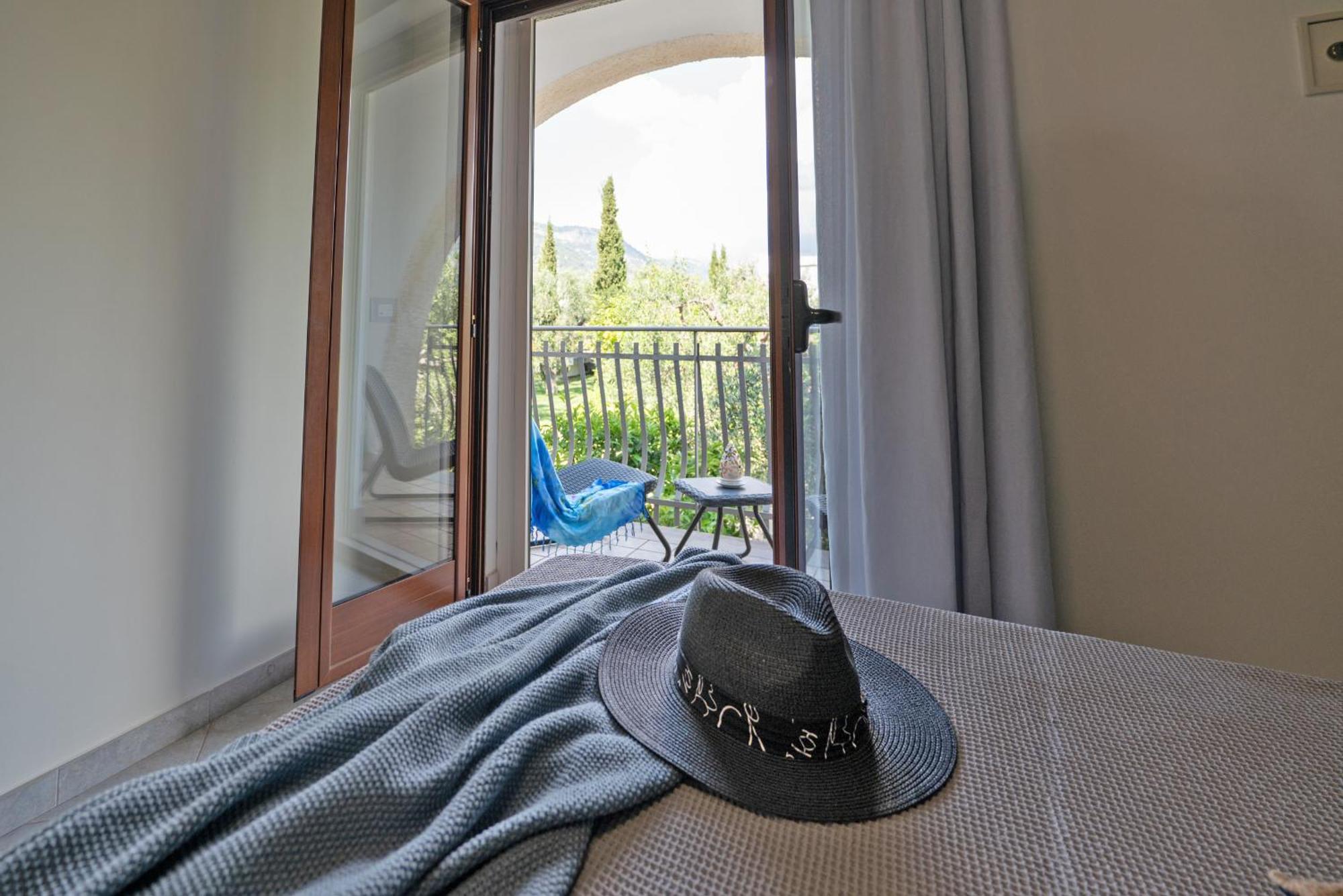 Hotel Residence Torre Del Porto Mattinata Zimmer foto