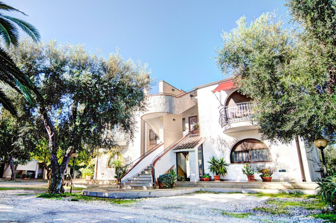 Hotel Residence Torre Del Porto Mattinata Exterior foto